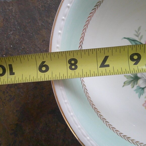 Hormer Laughlin "Chatman" pattern Georgian Eggshell gold rimmed soup bowl - Picture 3 of 4